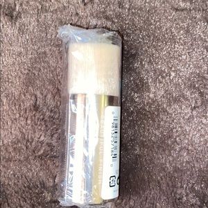 Bare minerals make up brush